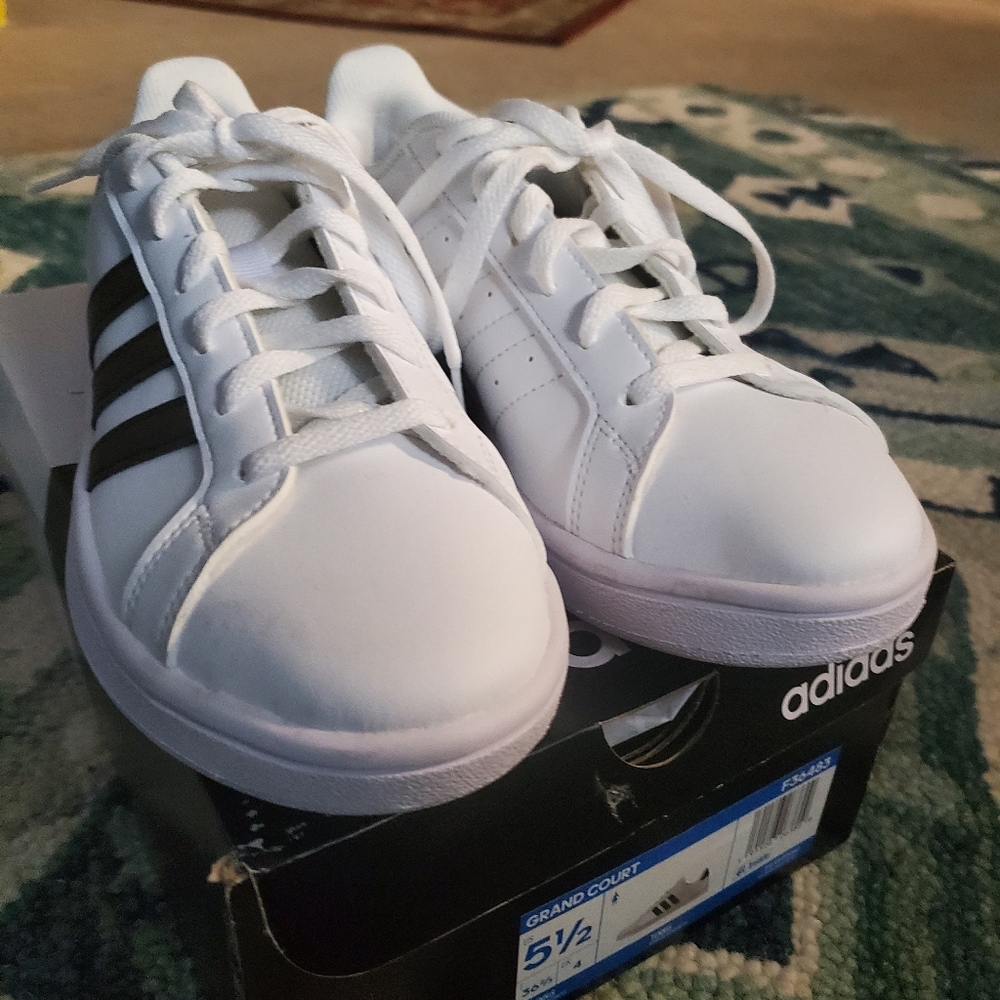 Adidas Grand Court